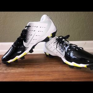 Nike mens black and white cleats size 12